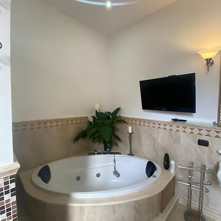 Matrimoniale Con Idromassaggio בית הארחה