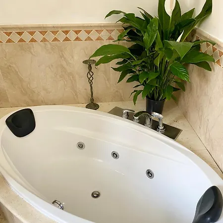 Matrimoniale Con Idromassaggio Неаполь