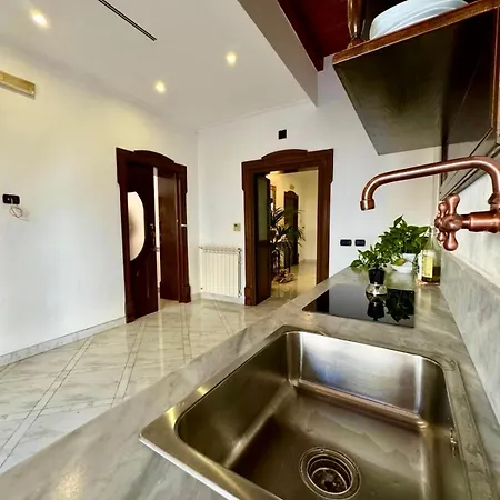 Matrimoniale Con Idromassaggio 4* نابولي